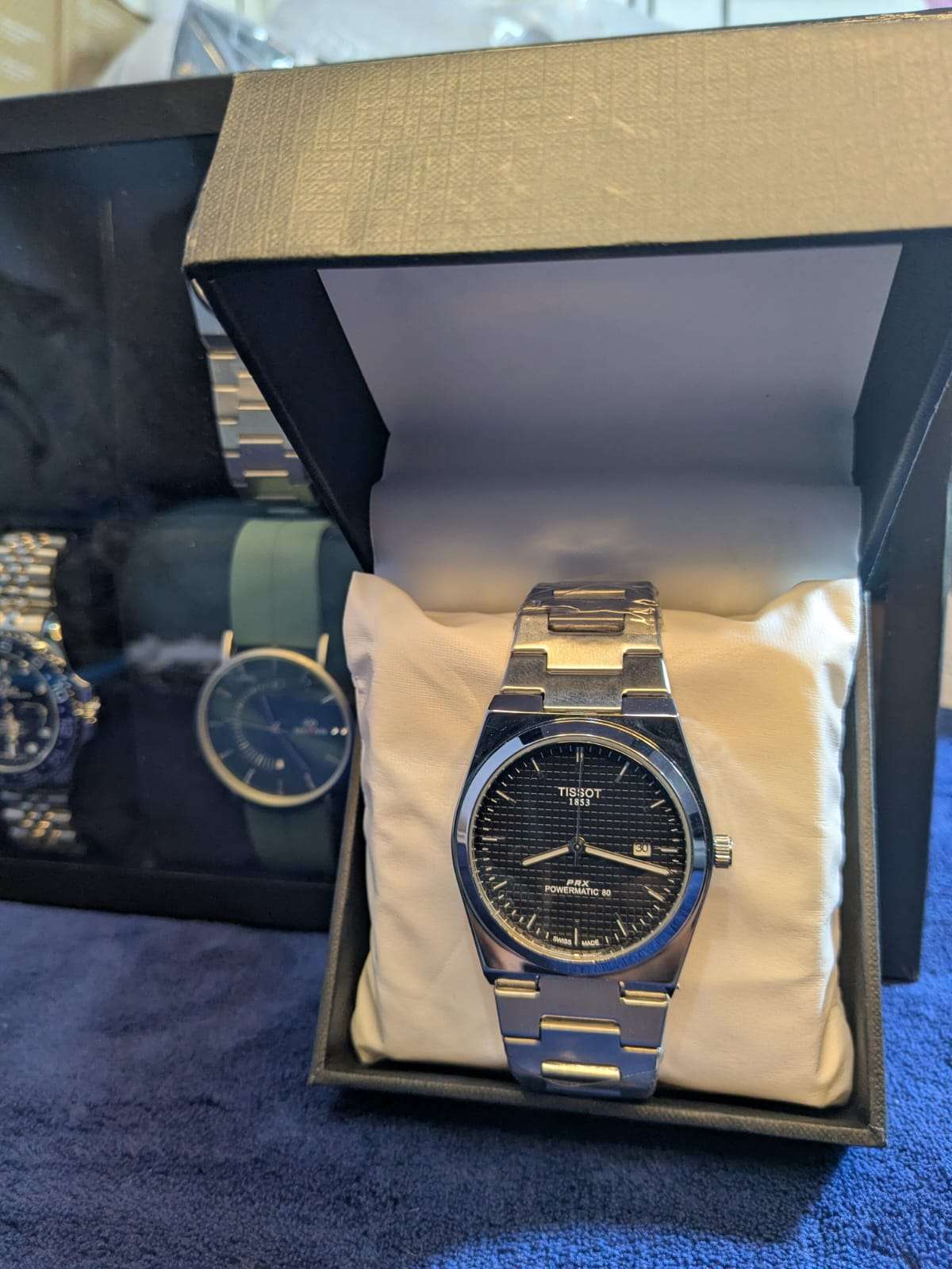 Luxury Integrated Bracelet Quartz Watch sports business watch - Zygo Store Pakistan