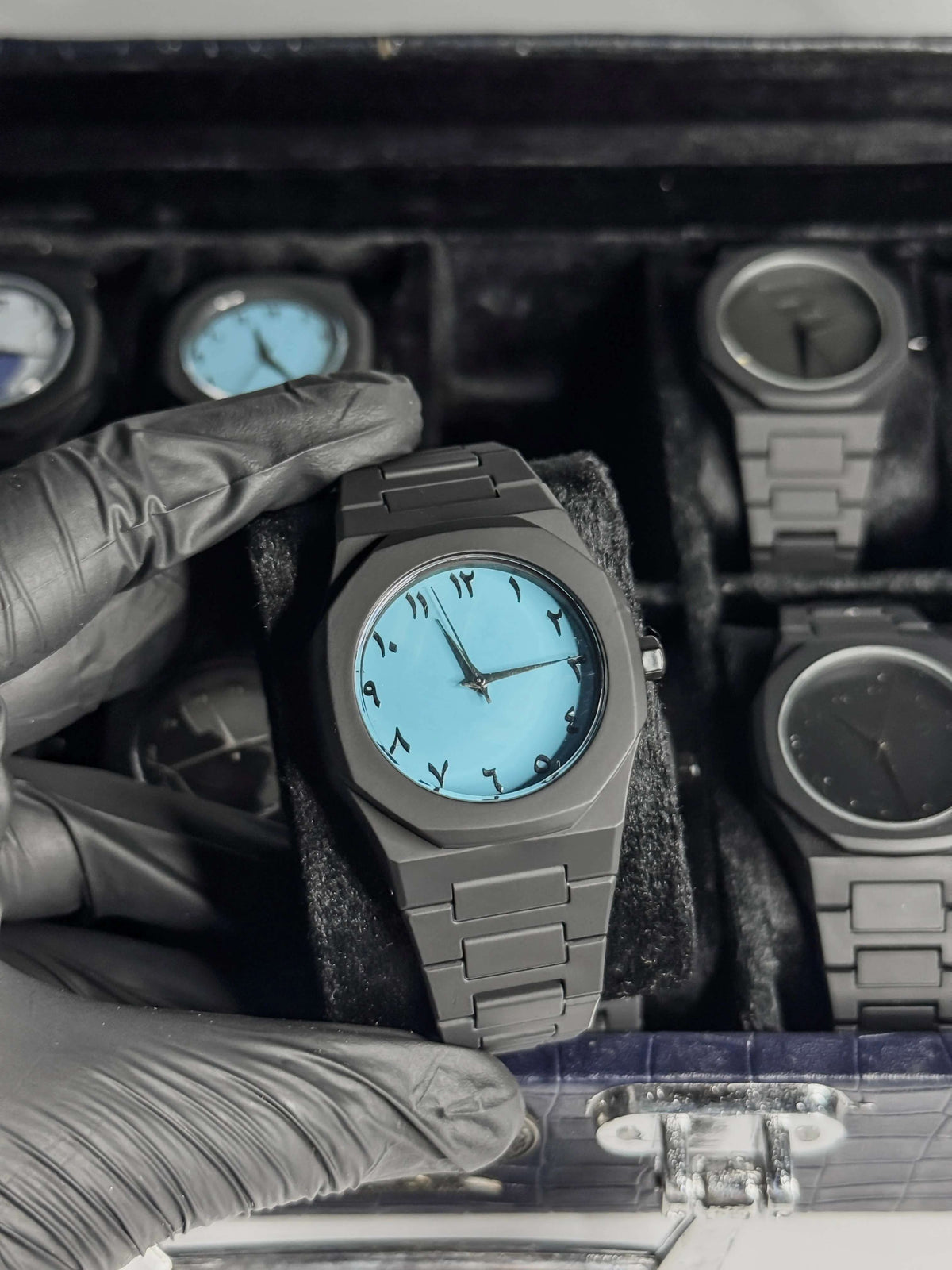 Aura Luxury Quartz Watch premium stainless steel wrist watch - Zygo Store Pakistan