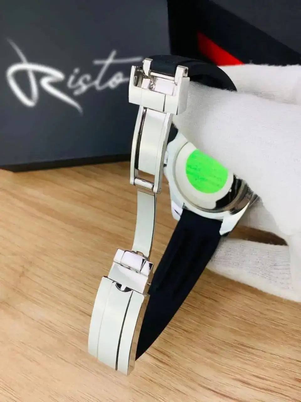 Luxurious men's stainless steel watch - Zygo Store Pakistan